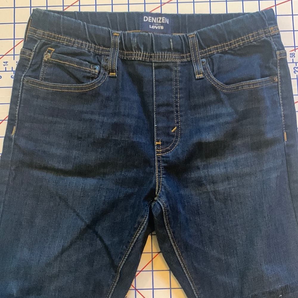 Levi’s denizen size 6